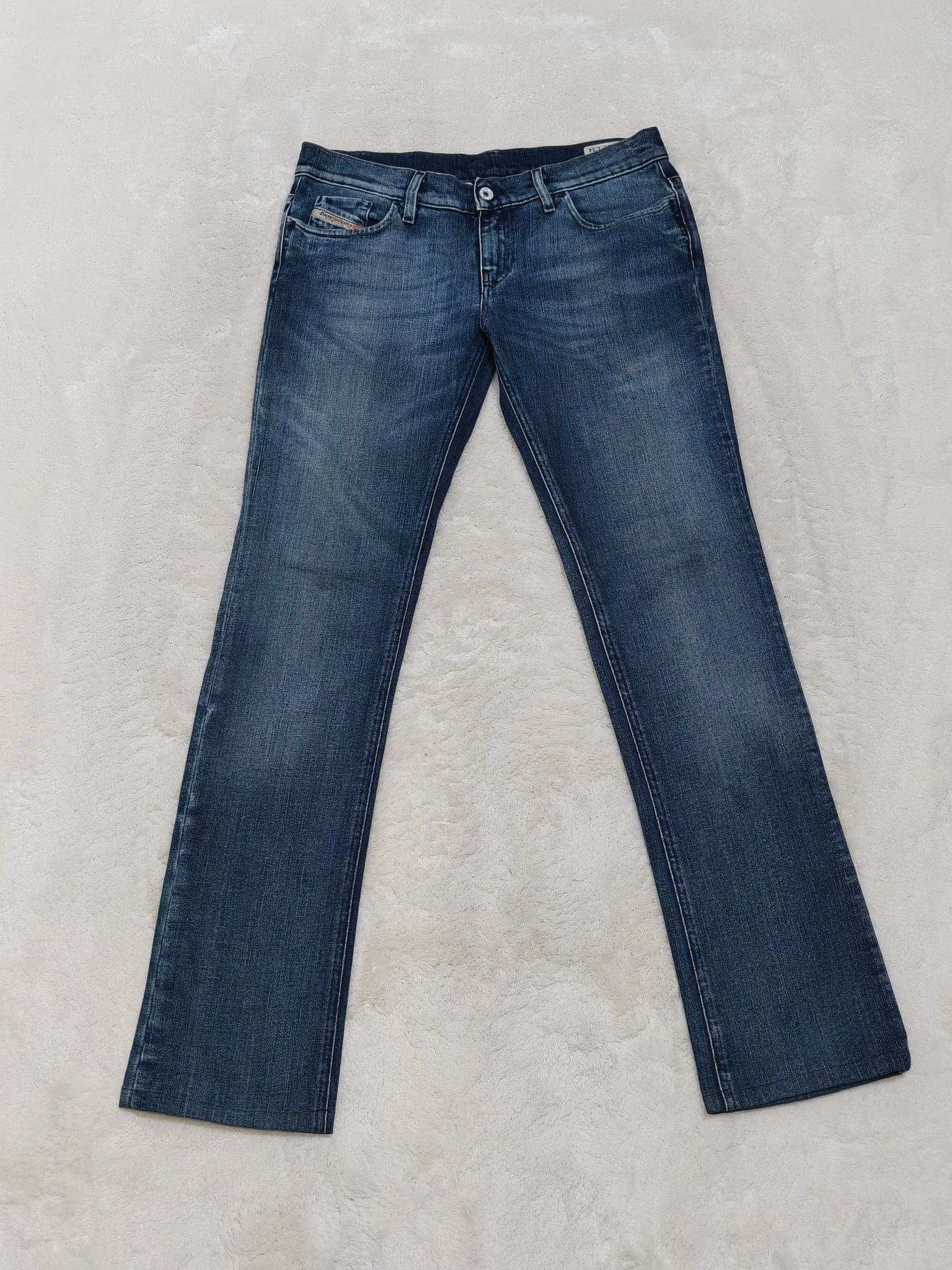 Women Diesel Liv Blue Wash 0072J Straight W30 L32 (EU 40/L) Jeans