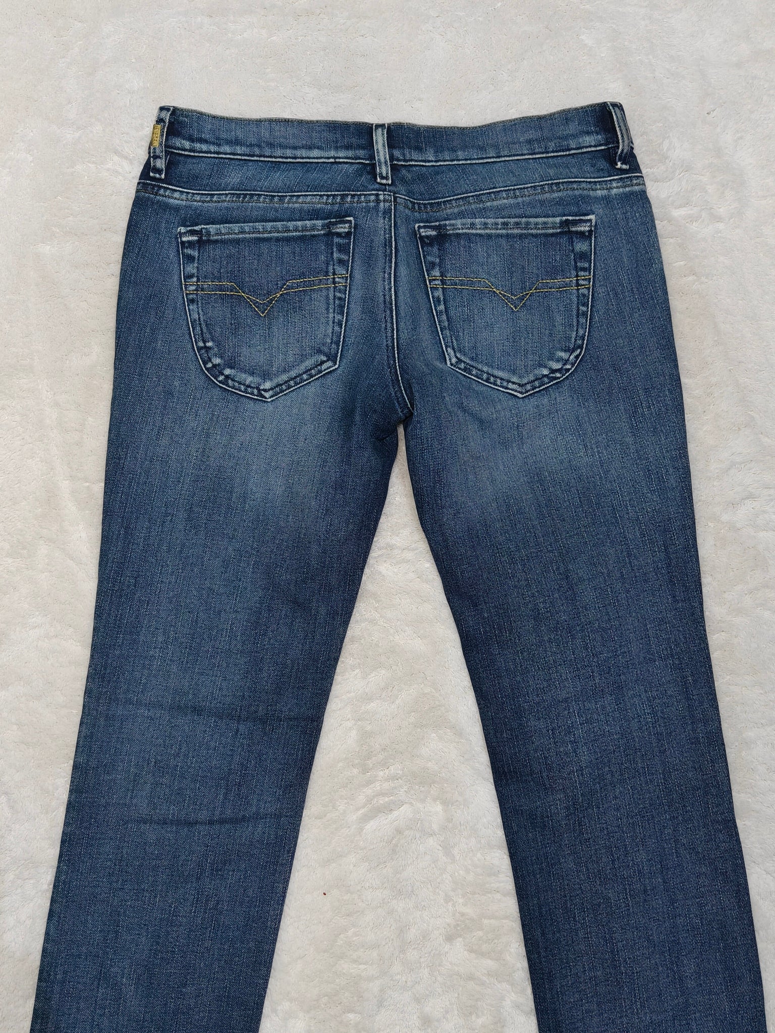 Women Diesel Liv Blue Wash 0072J Straight W30 L32 (EU 40/L) Jeans