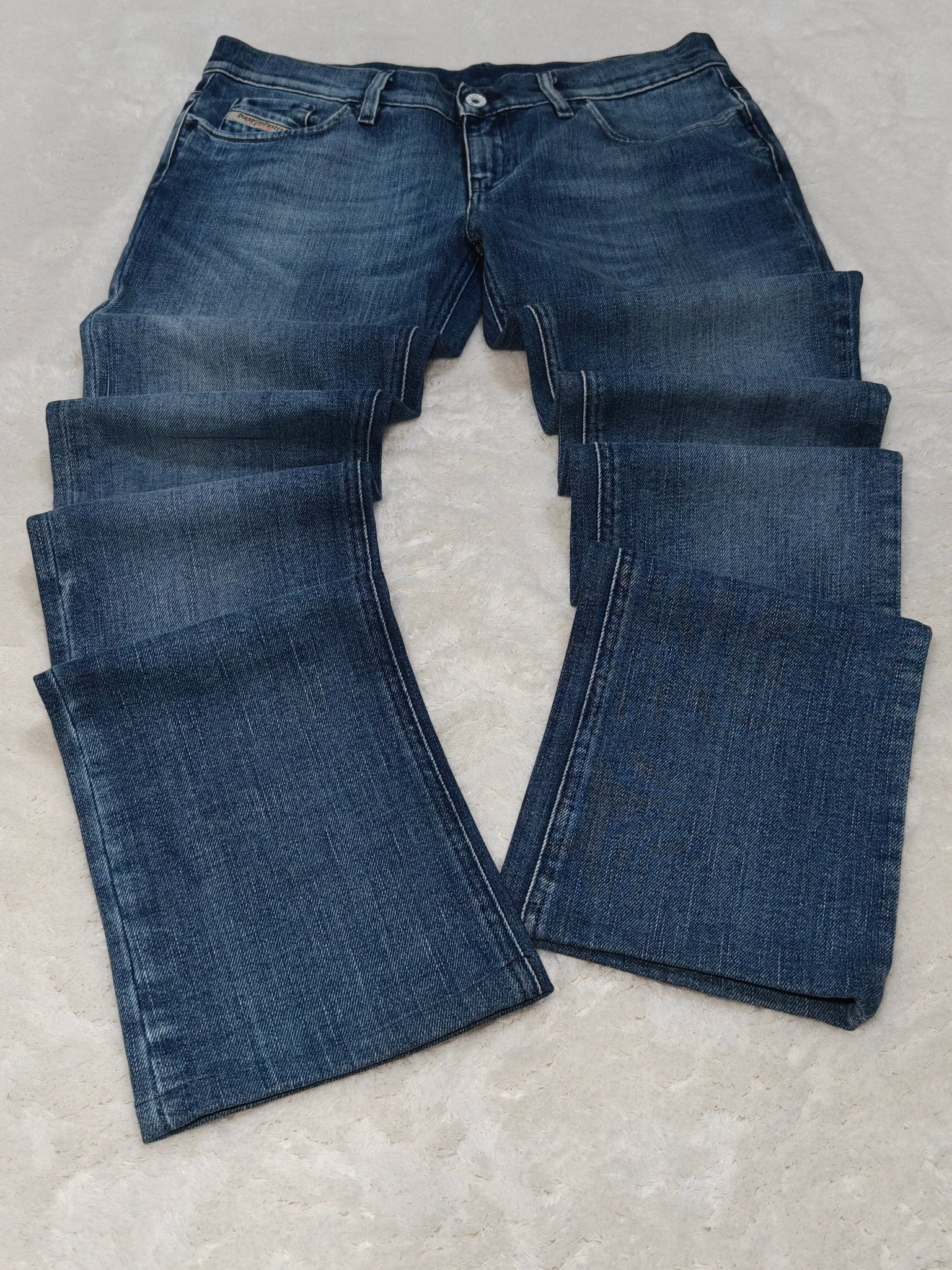 Women Diesel Liv Blue Wash 0072J Straight W30 L32 (EU 40/L) Jeans