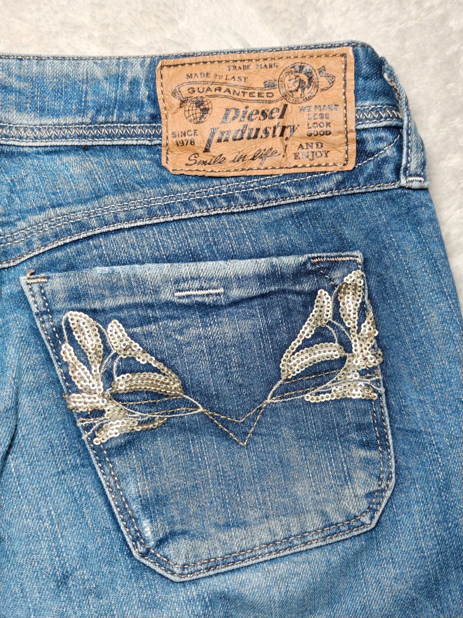 Women Diesel Lowky Blue Wash 008E4 Straight W26 L28 (EU 36/S) Jeans