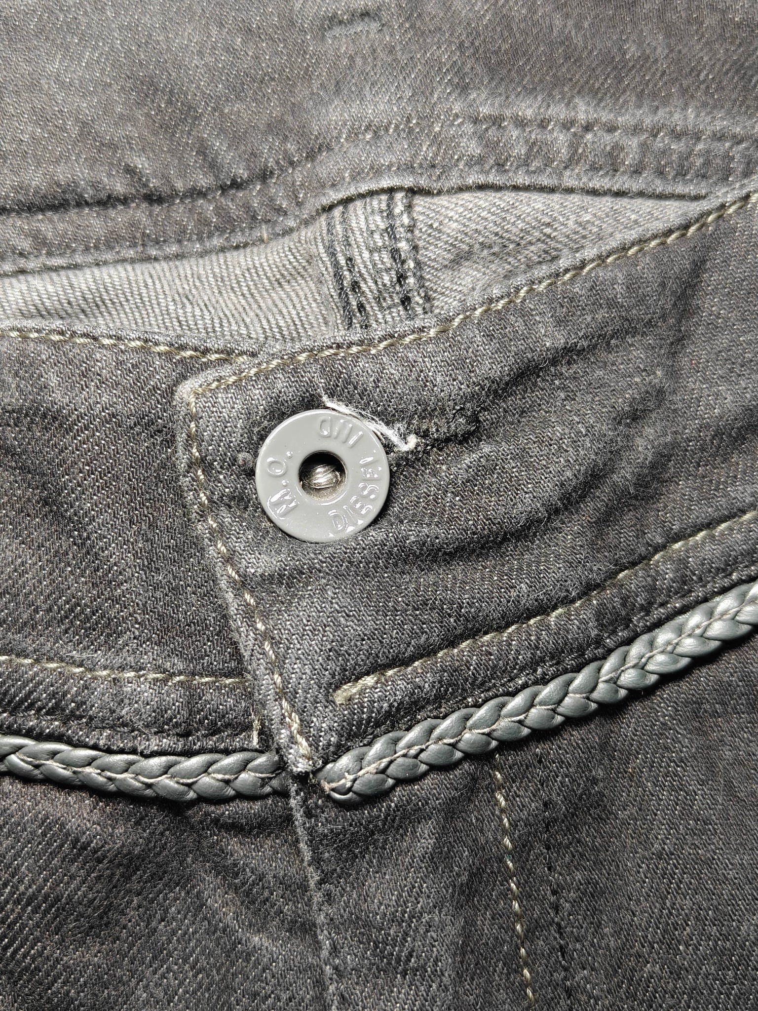 Women Diesel Matic Black Faded Wash 008GX Straight Slim W29 L34 (EU 38/M) Jeans