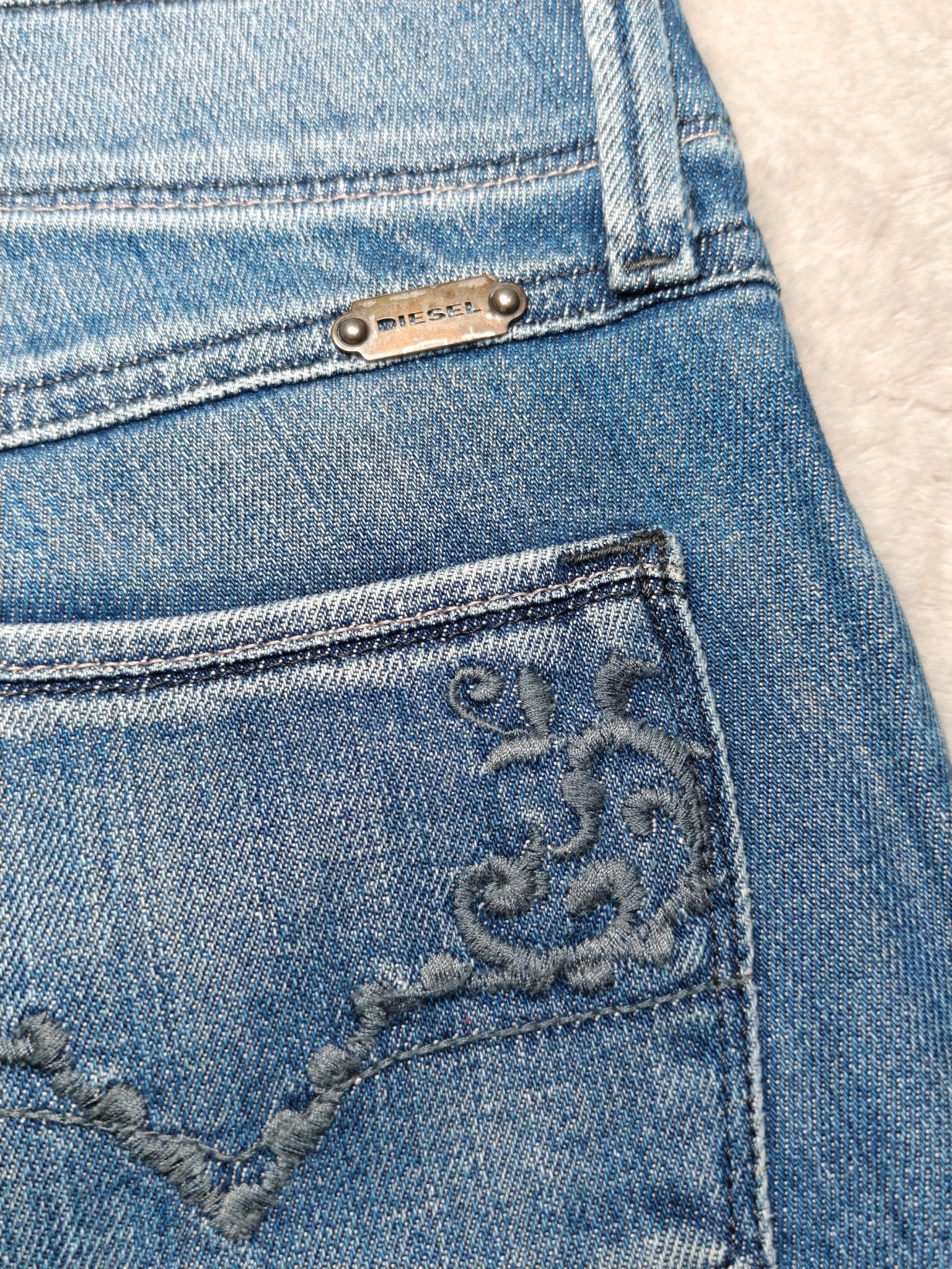 Diesel Melty Wash Blue Jeans W29 L30 – Vintage District Antwerp