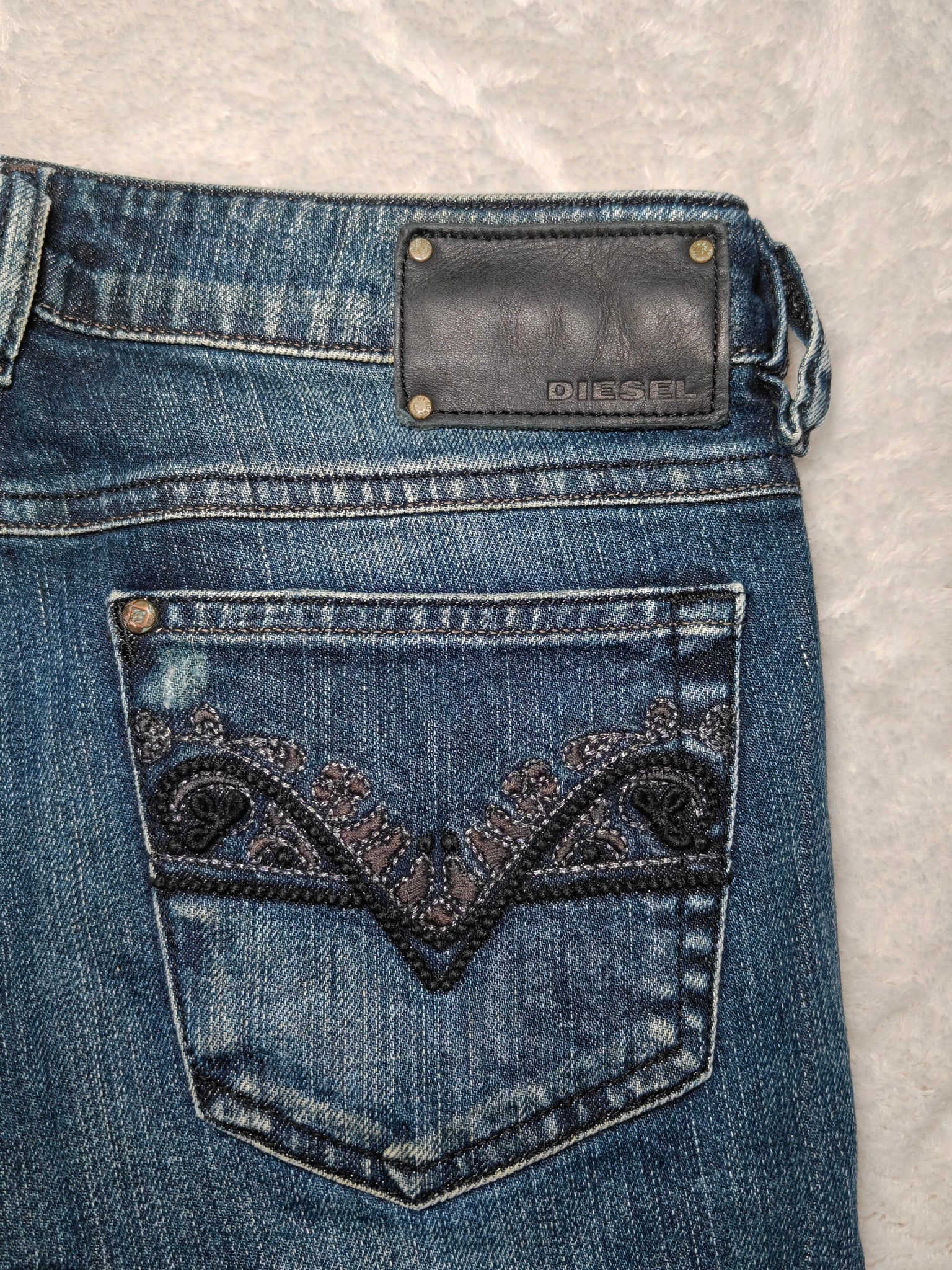Women Diesel Ronhary Blue Wash 008WR Straight Bootcut W25 L28 (EU 34/XS) Jeans