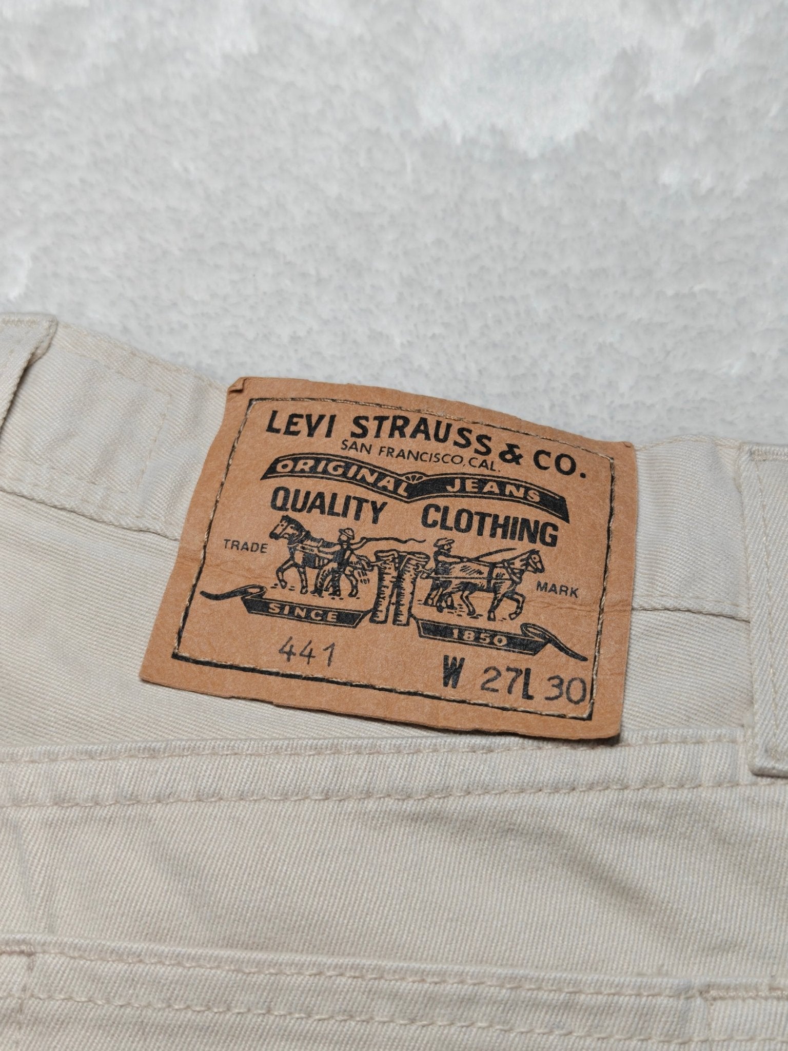 Women Levi's 441 Beige Vintage Straight W27 L30 (EU 36/S) Jeans