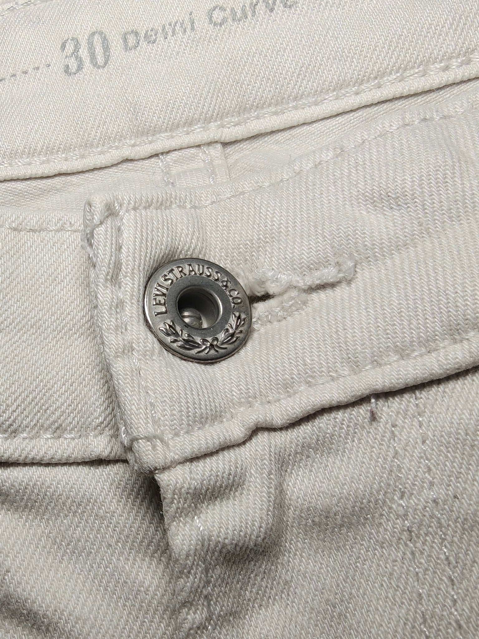 Women Levi's Demi Curve White Slim Mid Waist W30 L32 (EU 40/L) Jeans