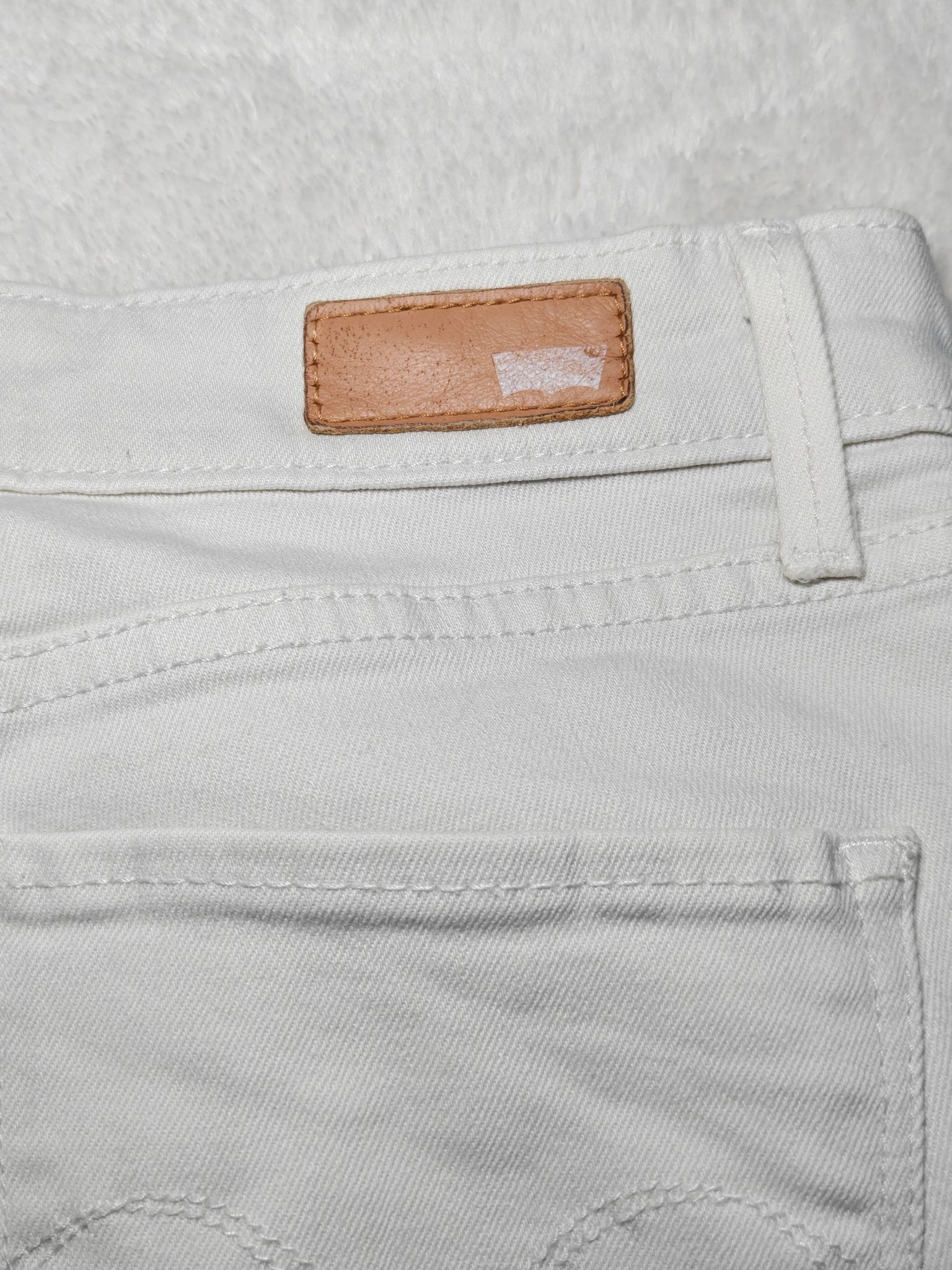 Women Levi's Demi Curve White Slim Mid Waist W30 L32 (EU 40/L) Jeans