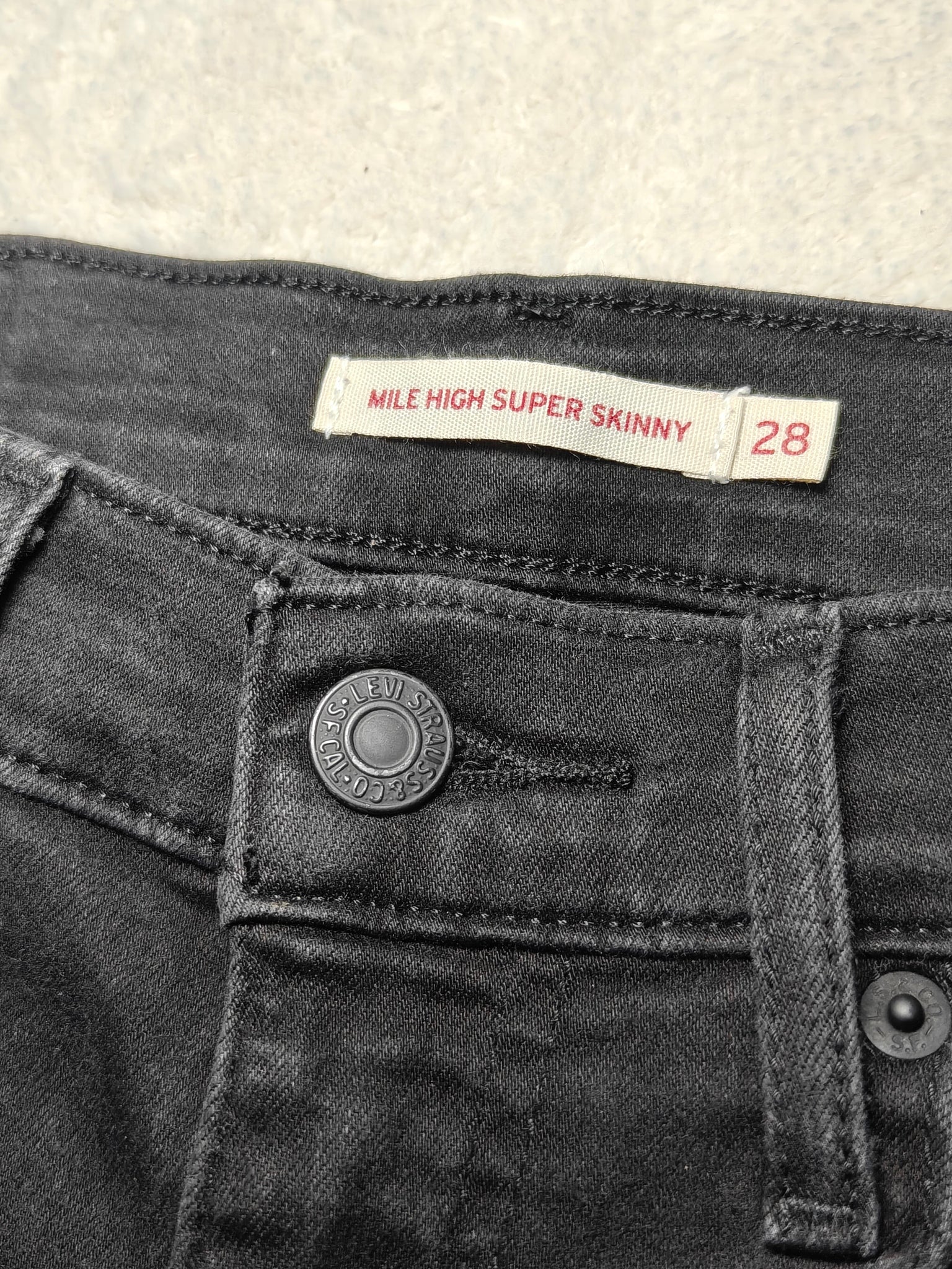 Women Levi's Mile High Black Super Skinny W28 L30 (EU 38/M) Jeans