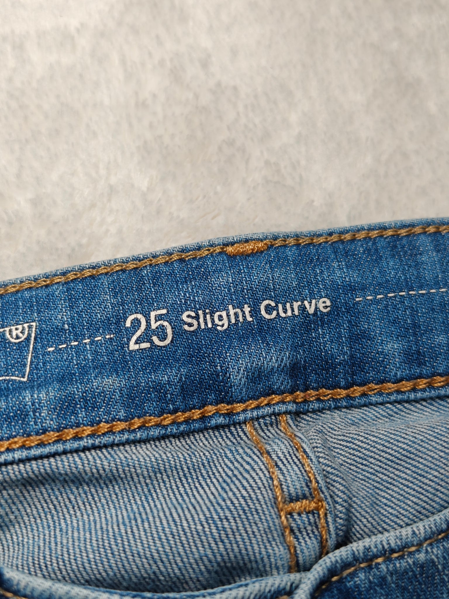Women Levi's Slight Curve Light Blue Straight Mid Waist W25 L28 (EU 34/XS) Jeans