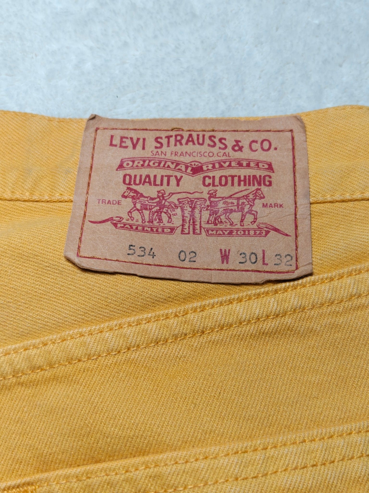 Women Vintage 1996 Levi's 534 Ochre Yellow Wash 0235 Tapered W30 L32 (EU 40/L) Jeans