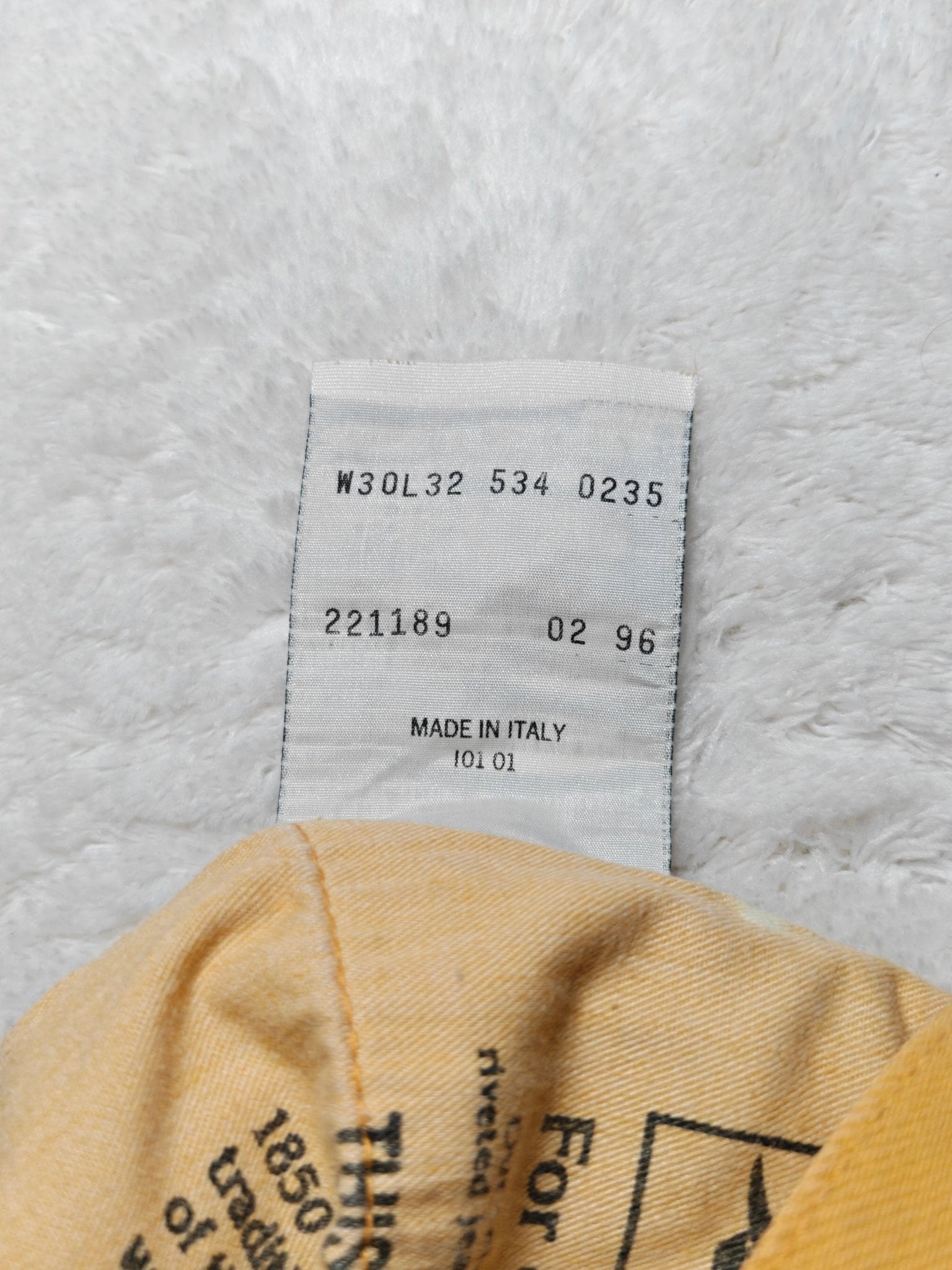 Women Vintage 1996 Levi's 534 Ochre Yellow Wash 0235 Tapered W30 L32 (EU 40/L) Jeans