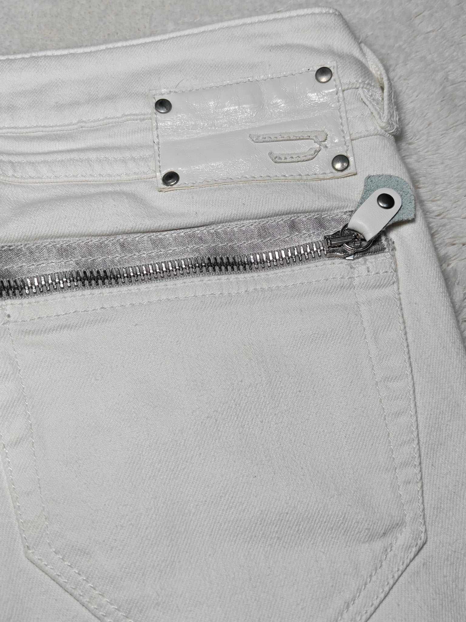 Women Y2K 2007 Diesel Clush White Wash 008AC Skinny Low Waist W27 L32 (EU 36/S) Jeans