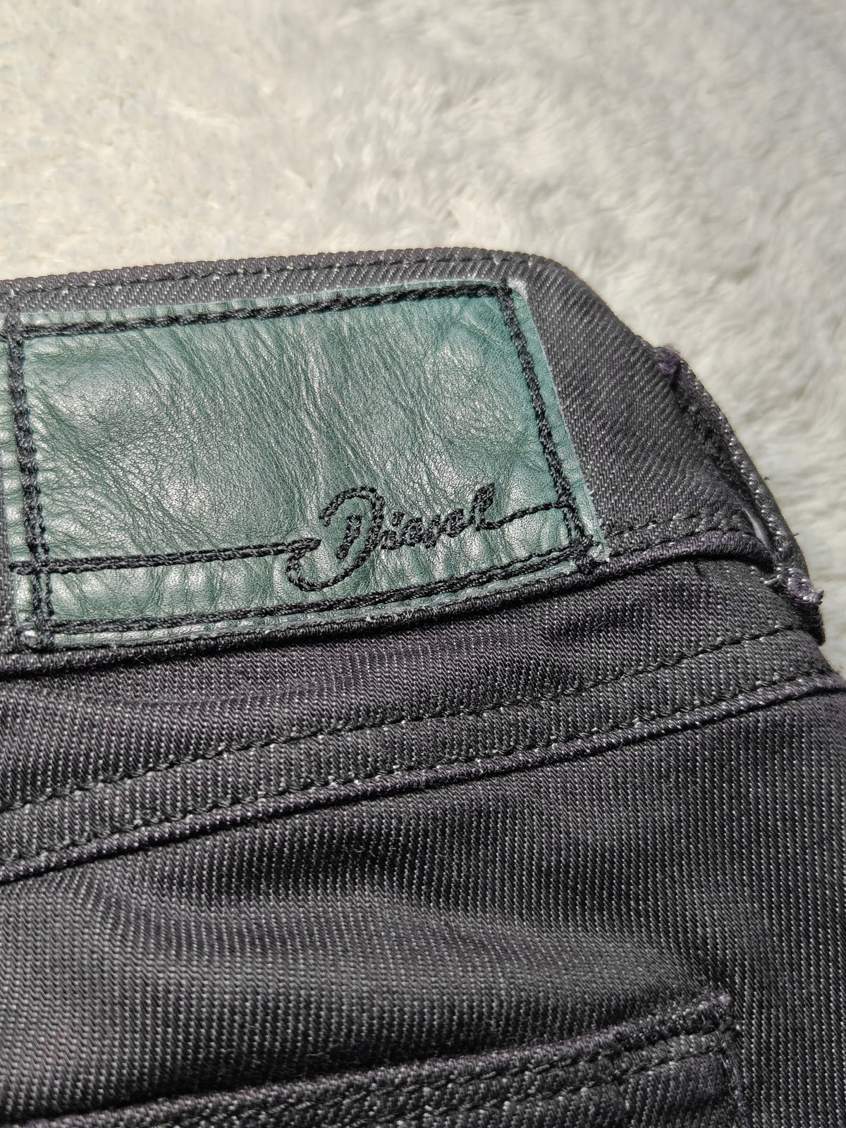 Women Diesel Hushy Black 0064U Slim W28 L30 (EU 38 / M) 2010s Jeans