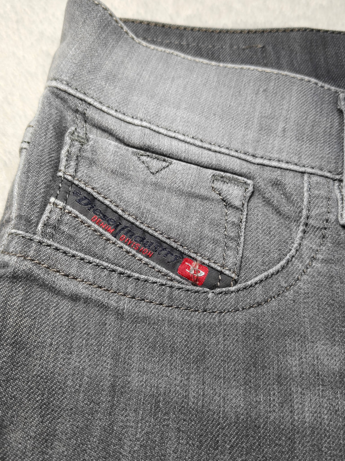 Women Diesel Livier Dark grey 0662G Super slim jegging W26 L34 (EU 36 / S) Y2K Jeans