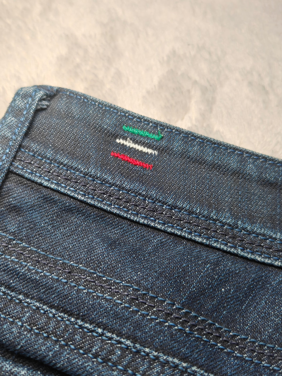 Women Diesel Muze made in Italy, 2007 Dark blue 008AA Straight W29 L30 (EU 38 / M) Jeans