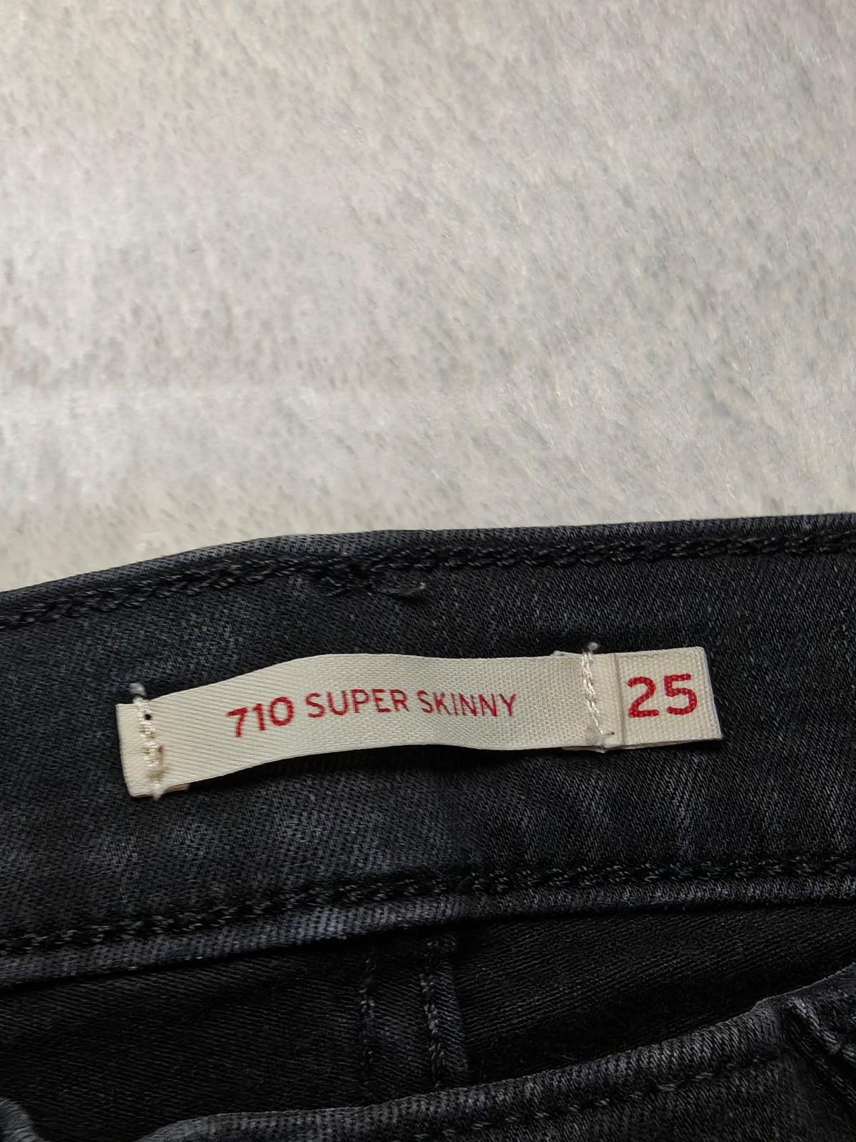 Women Levi's 710 Black Super skinny W25 L30 (EU 34 / XS) Y2K Jeans