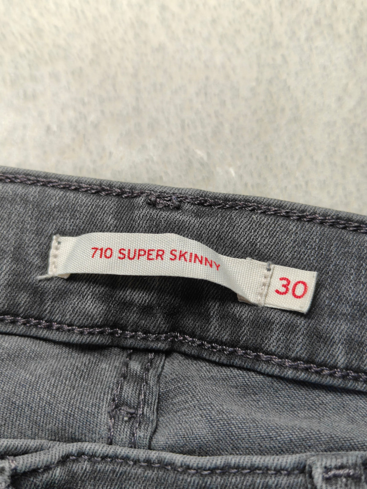 Women Levi's 710 Super Skinny Black Skinny W30 L30 (EU 40 / L) Y2K Jeans