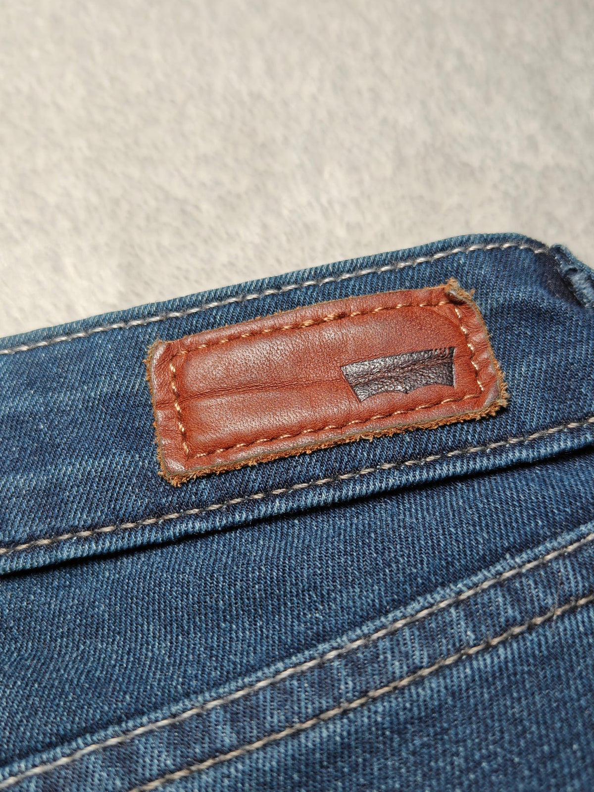 Women Levi's Slight Curve Dark blue Slim W26 L30 (EU 36 / S) Y2K Jeans