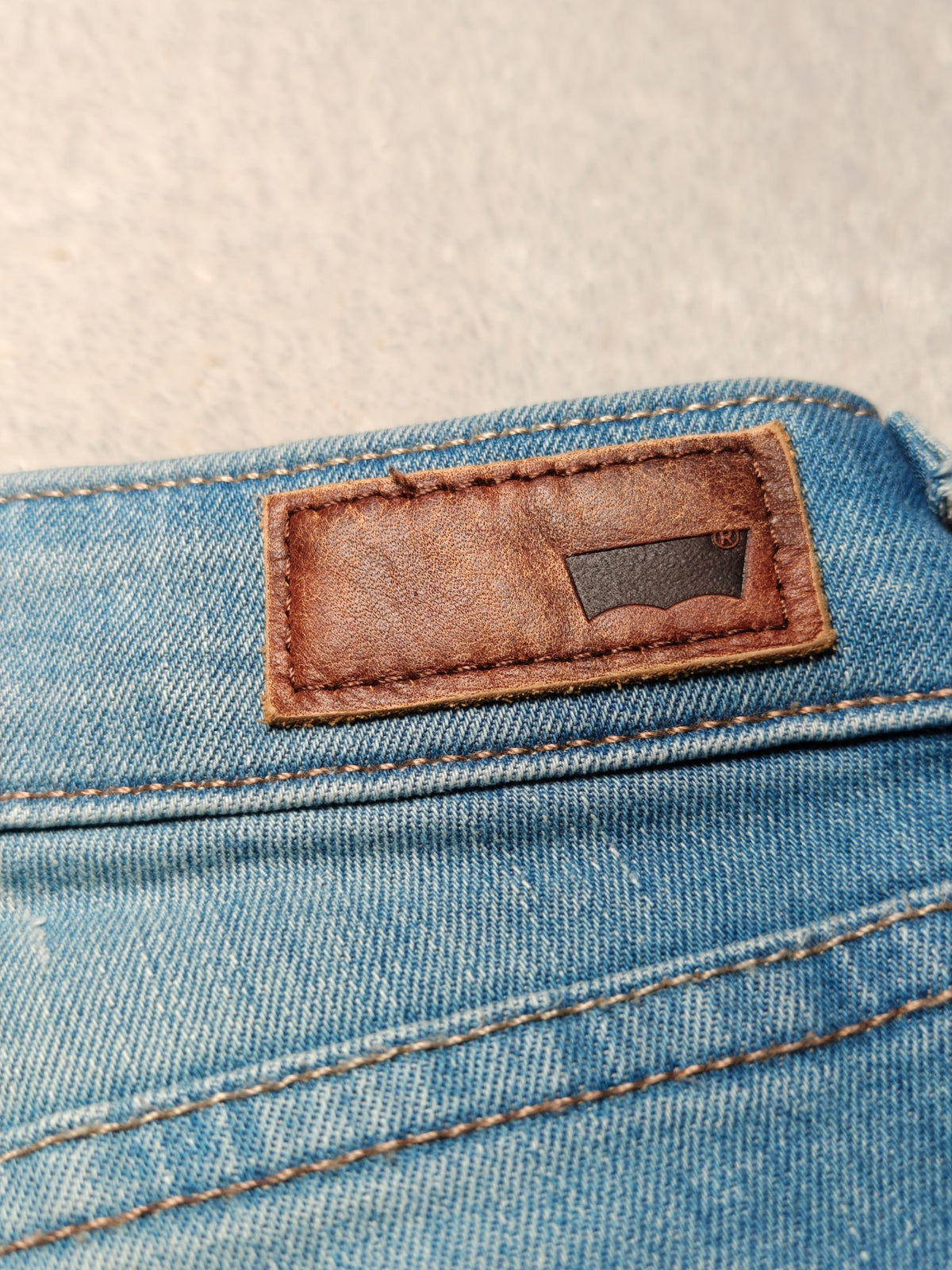 Women Levi's Slight Curve Light blue Slim W26 L29 (EU 36 / S) Y2K Jeans